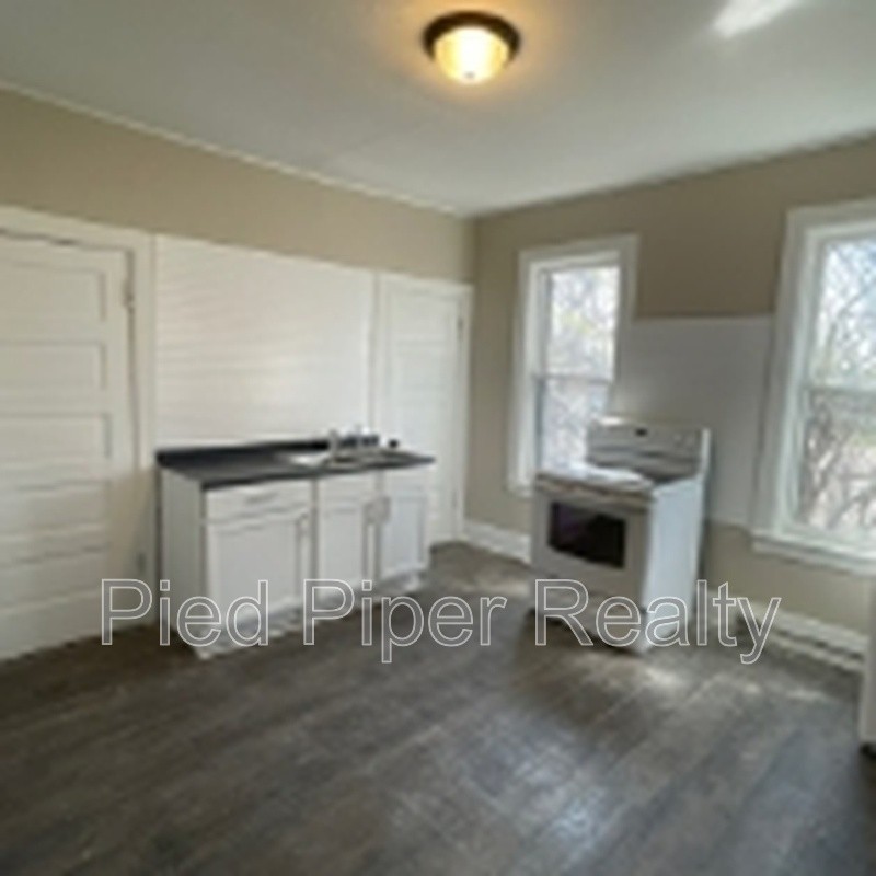 434 S State Ave - Photo 3 of 10
