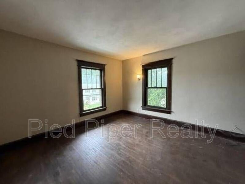 905 S State Ave - Photo 3 of 8