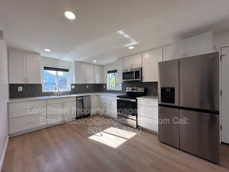 8114 Se 63rd Ave - Photo 4 of 25