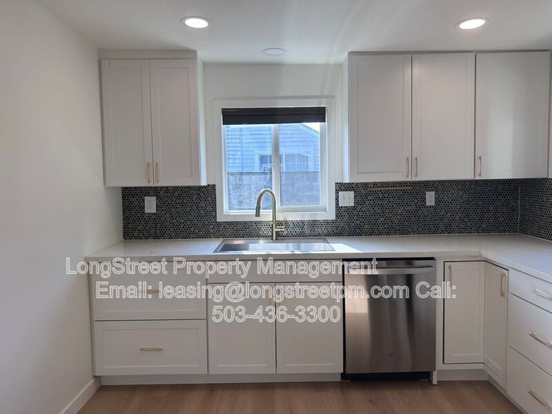 8114 Se 63rd Ave - Photo 6 of 25