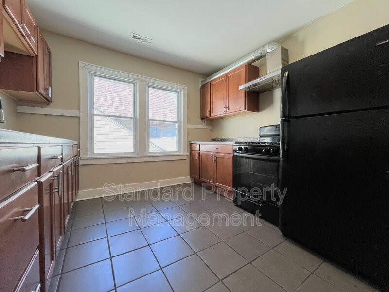 501 Plymouth Ave #2-2ndFL - Photo 3 of 11