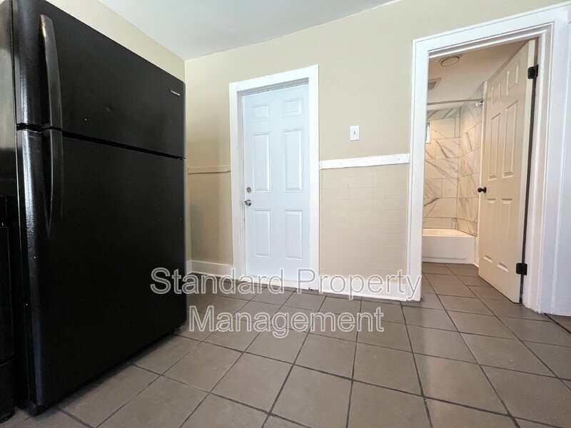 501 Plymouth Ave #2-2ndFL - Photo 5 of 11