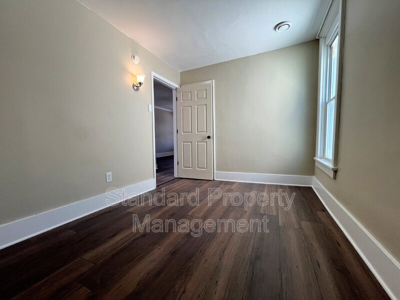 501 Plymouth Ave #2-2ndFL - Photo 7 of 11