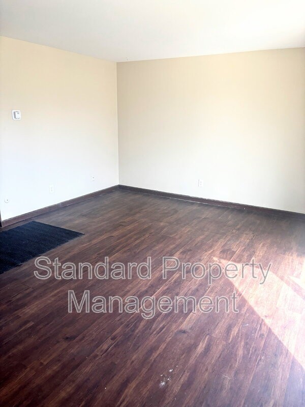 364 Robert Dr #4 - Photo 2 of 7