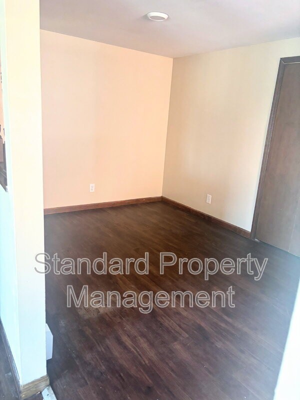 364 Robert Dr #4 - Photo 3 of 7