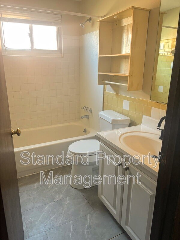 364 Robert Dr #4 - Photo 4 of 7
