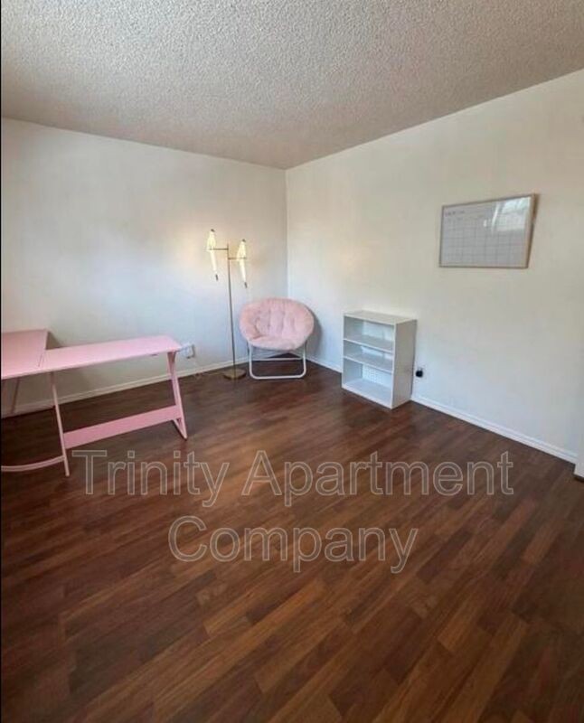 12000 Stilwell Dr Ne #C - Photo 5 of 9
