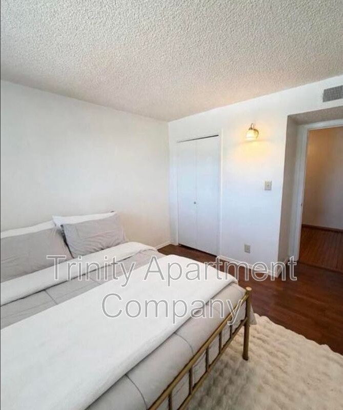 12000 Stilwell Dr Ne #C - Photo 7 of 9