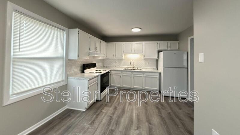 1170 Corbett St - Photo 3 of 13