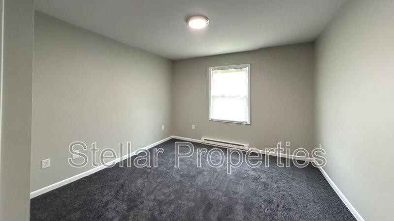 1170 Corbett St - Photo 6 of 13