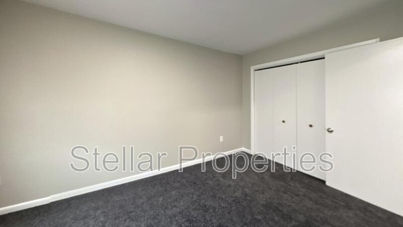 1170 Corbett St - Photo 7 of 13