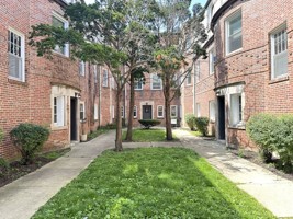 featured image of 918 Green Bay Rd #3D