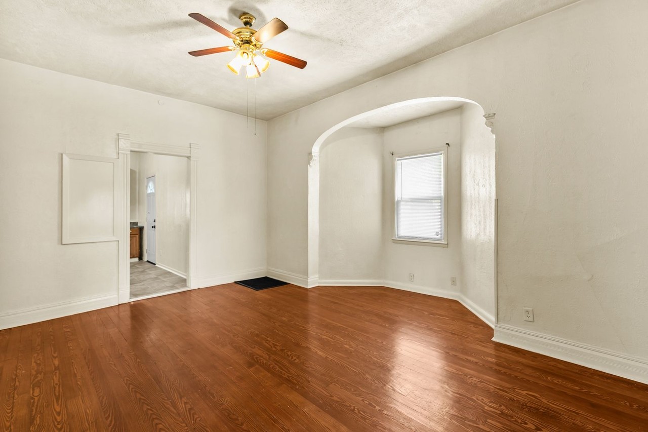 4230 Erskine St - Photo 6 of 25