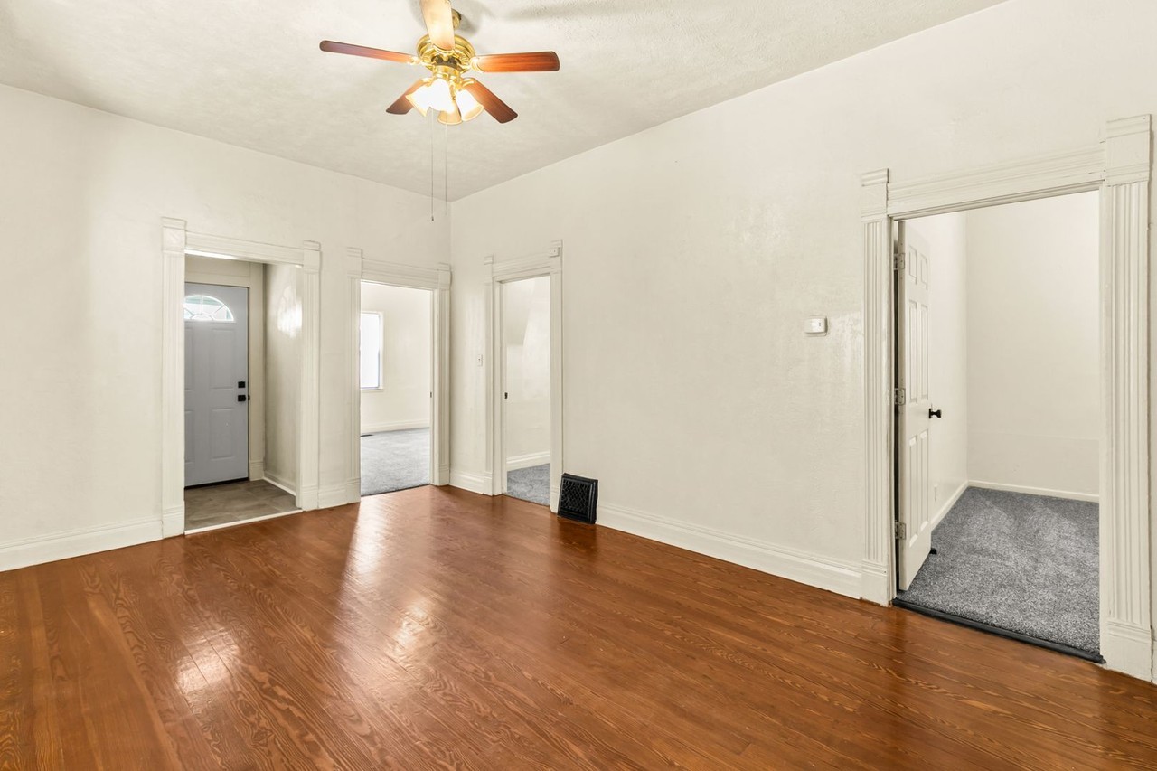 4230 Erskine St - Photo 7 of 25