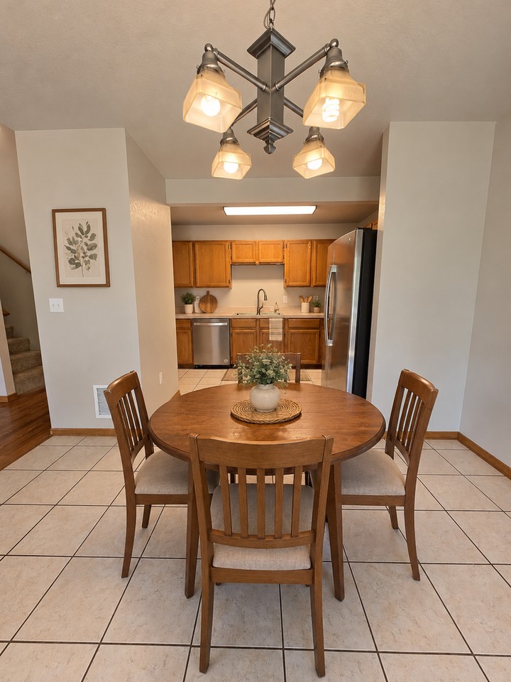 704 Apple Ct - Photo 3 of 10