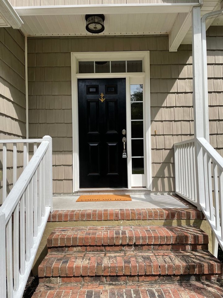 906 Caroline Ct - Photo 3 of 21