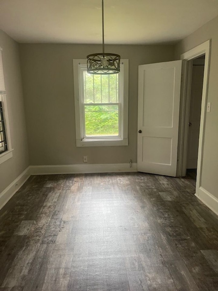 1006 Tower Hill Rd - Photo 2 of 9