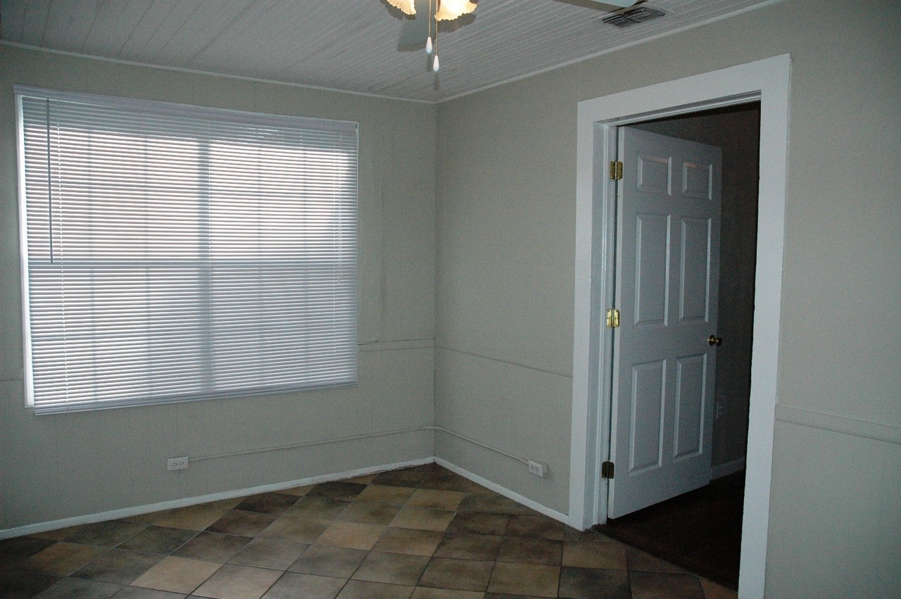 1918 Nw 1st Ave - Photo 3 of 10