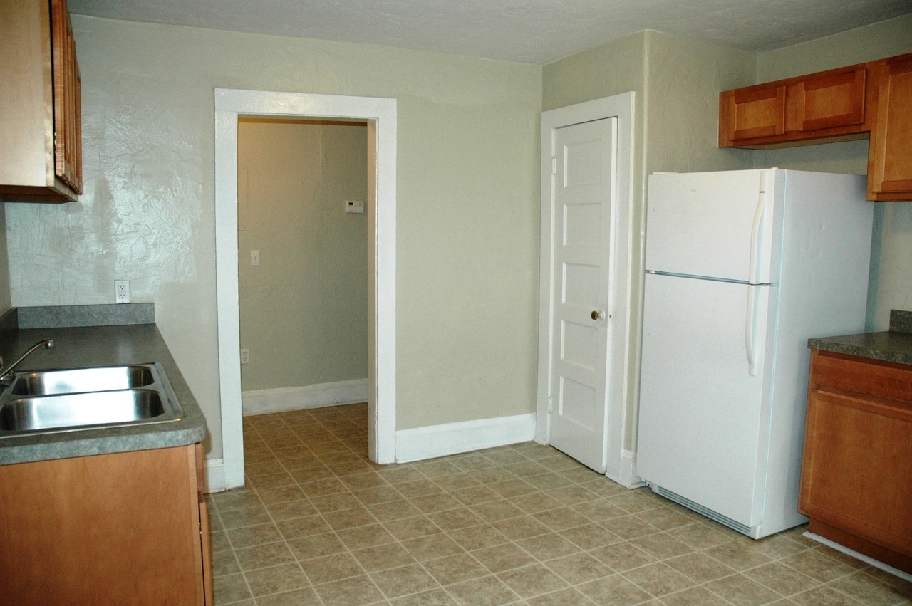 1918 Nw 1st Ave - Photo 5 of 10