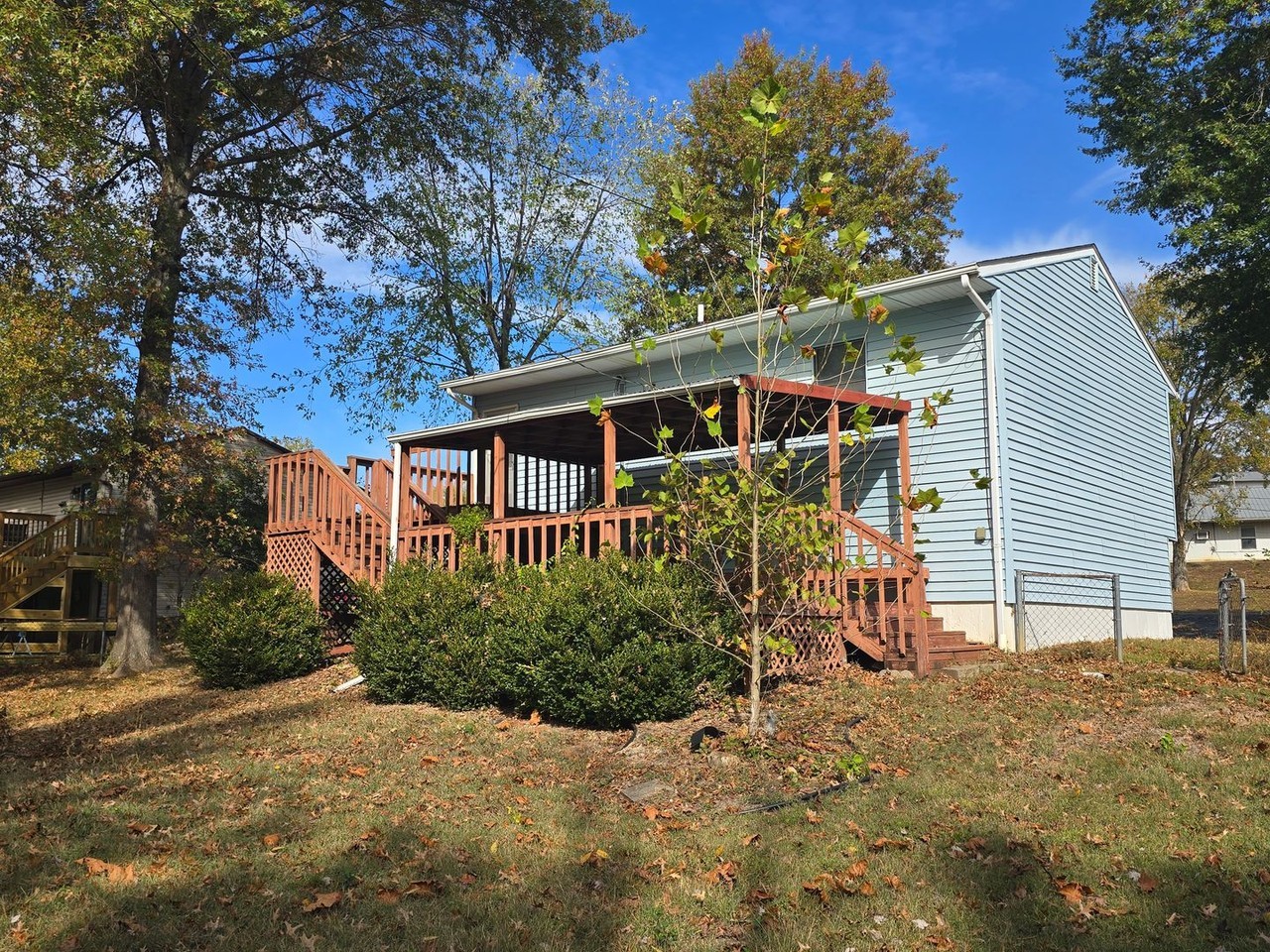 1304 Winchester Dr - Photo 2 of 24