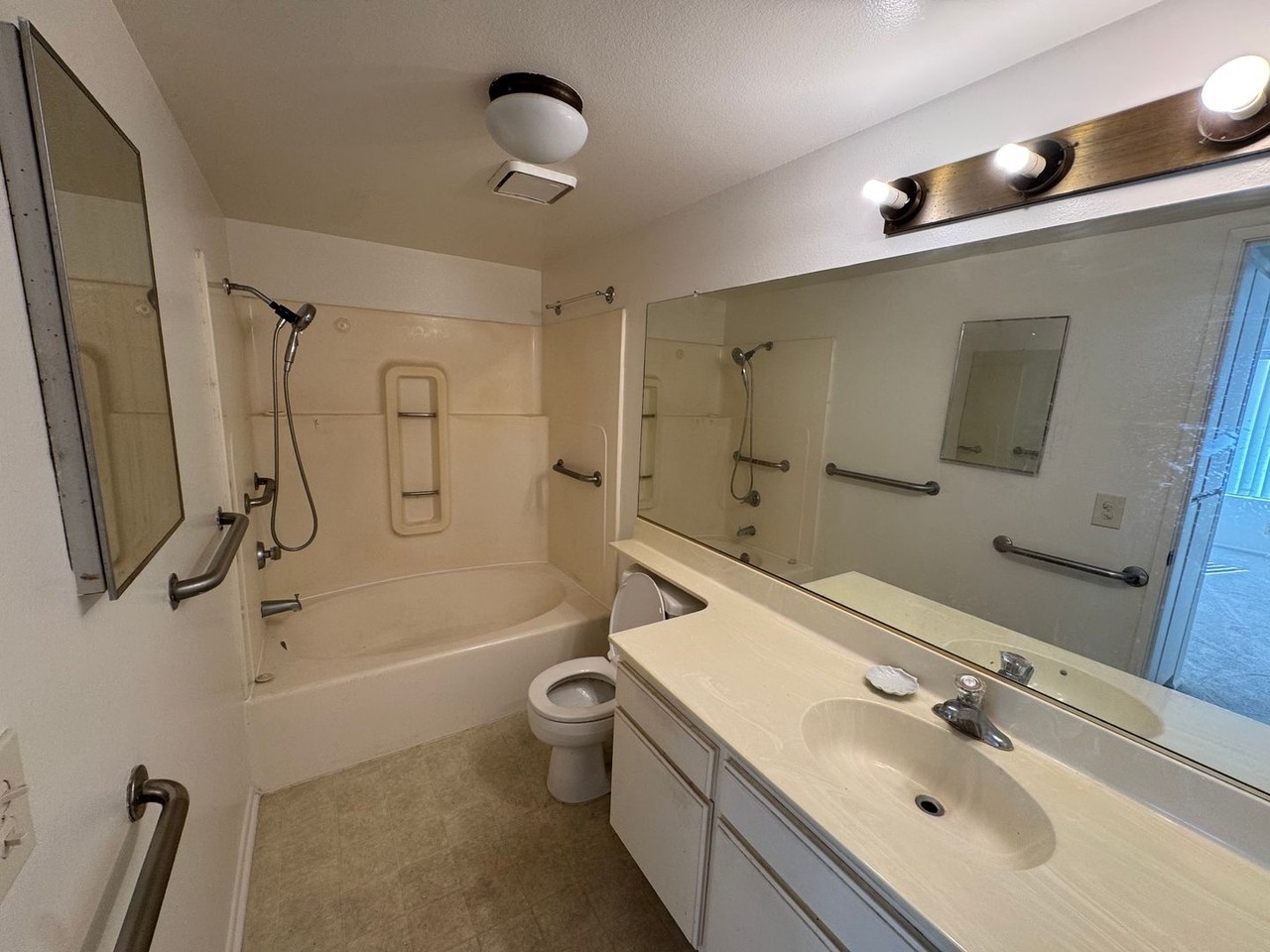 751 Birchpark Cir #105 - Photo 7 of 17