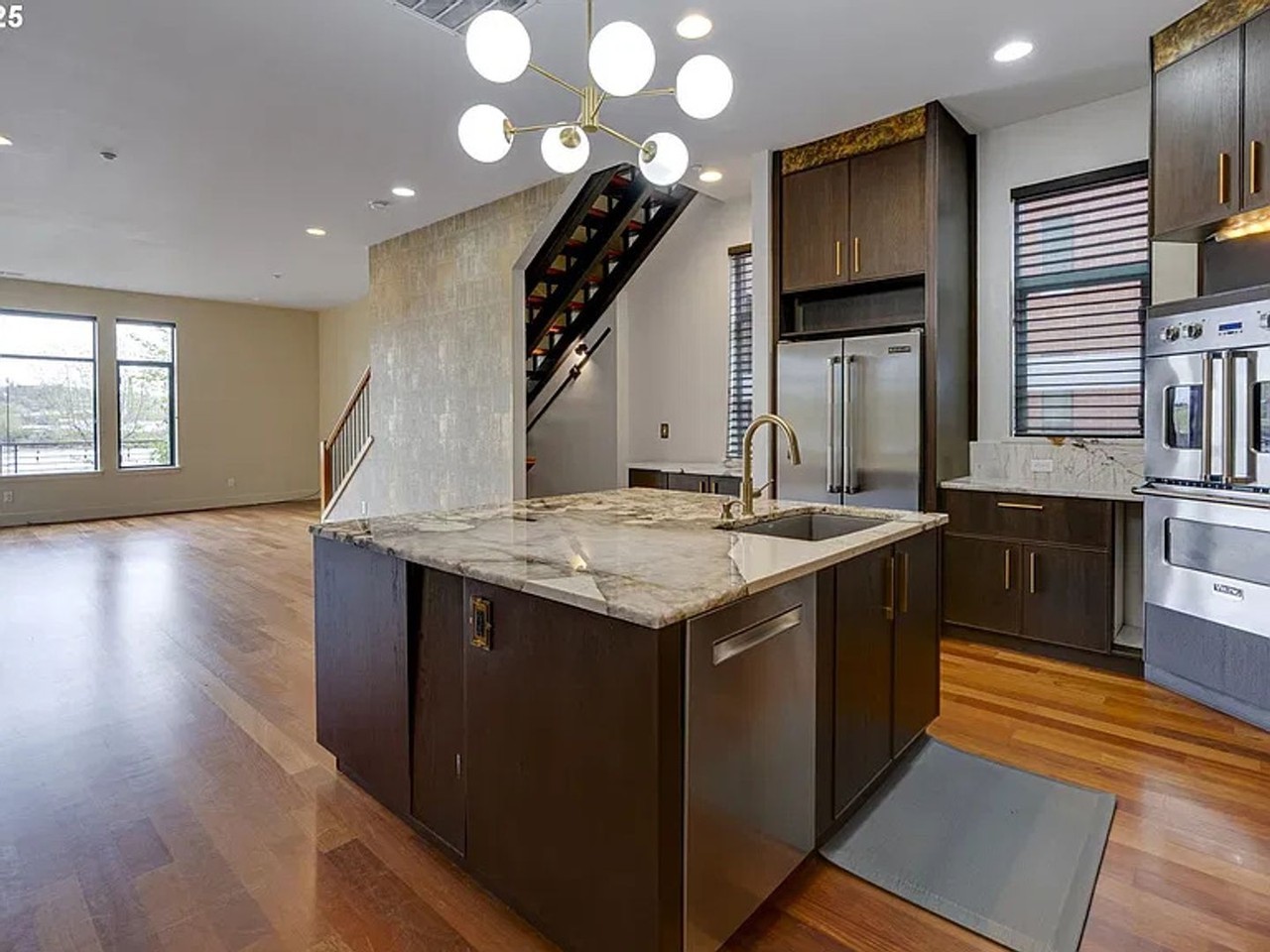 1716 Nw Riverscape St - Photo 5 of 45