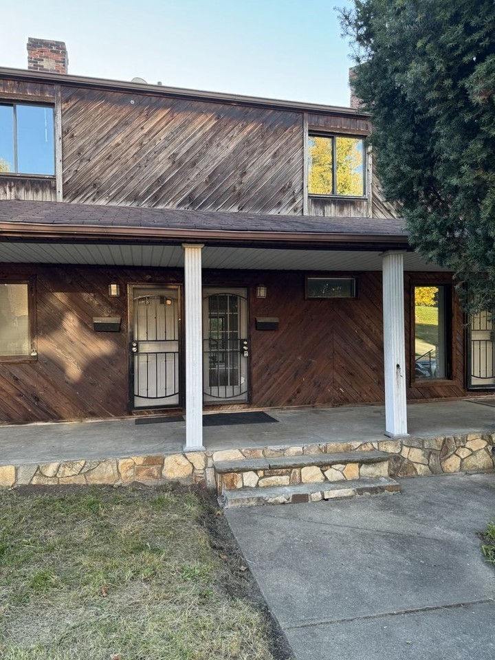 4302 Bristol St - Photo 2 of 4