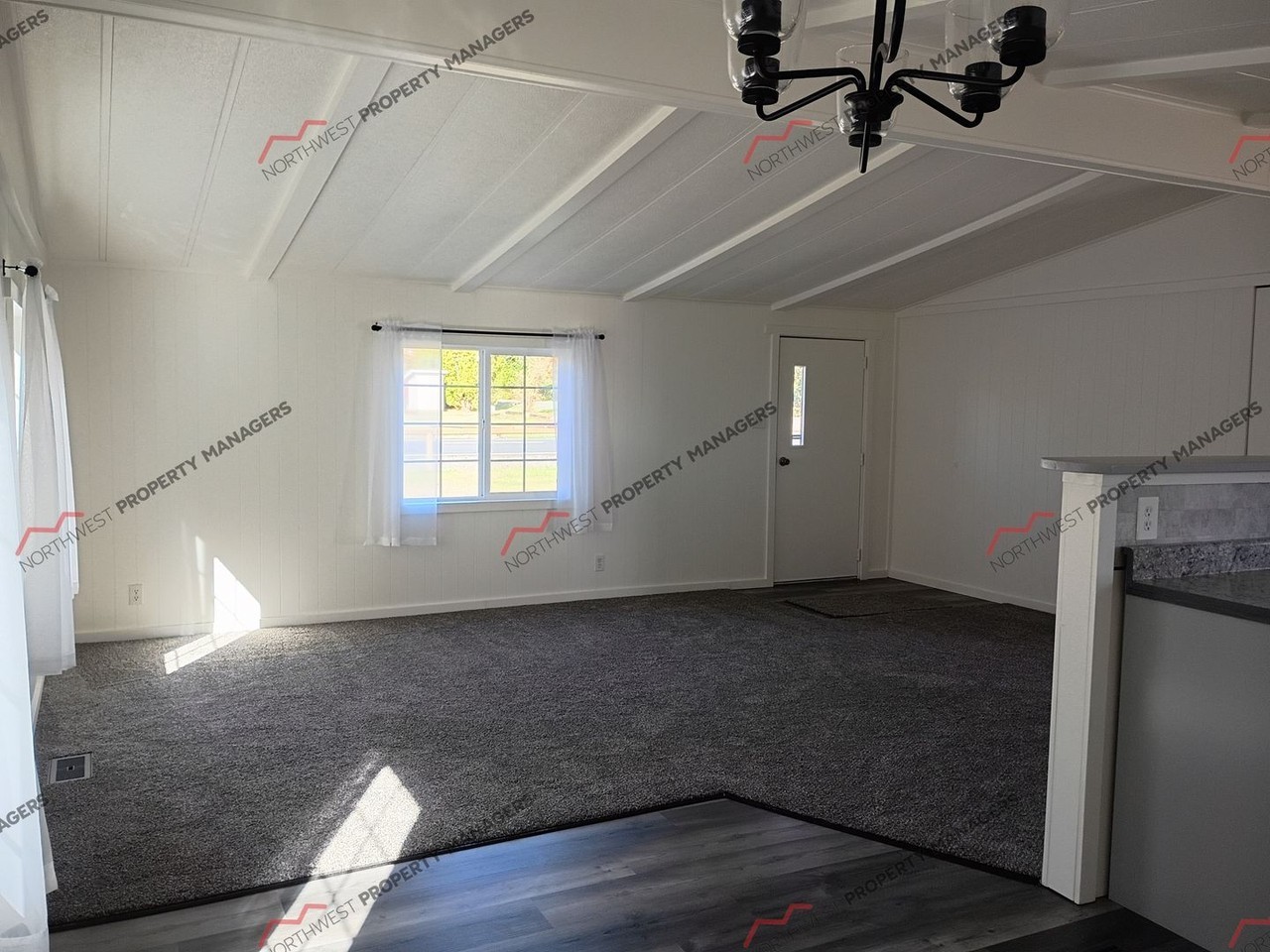 442 Gore Rd - Photo 5 of 18