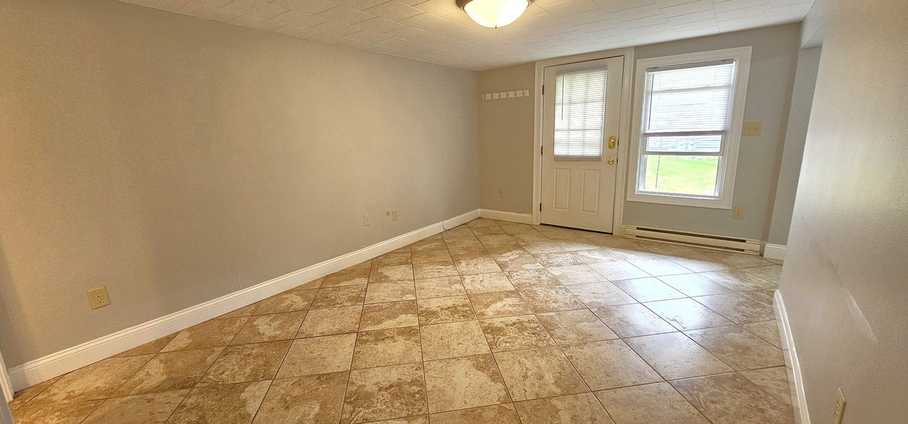86 Marble Ave - Photo 2 of 10