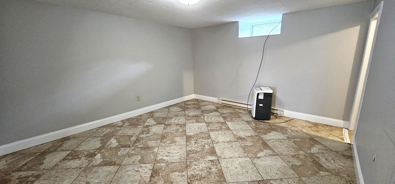 86 Marble Ave - Photo 7 of 10