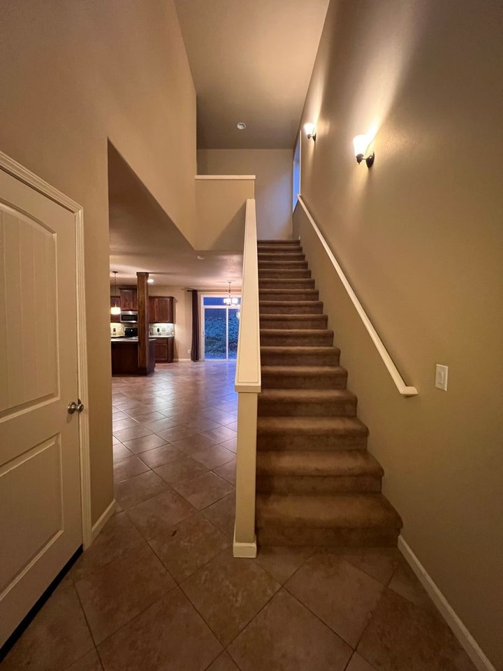 4513 Ne 91st Way - Photo 3 of 27