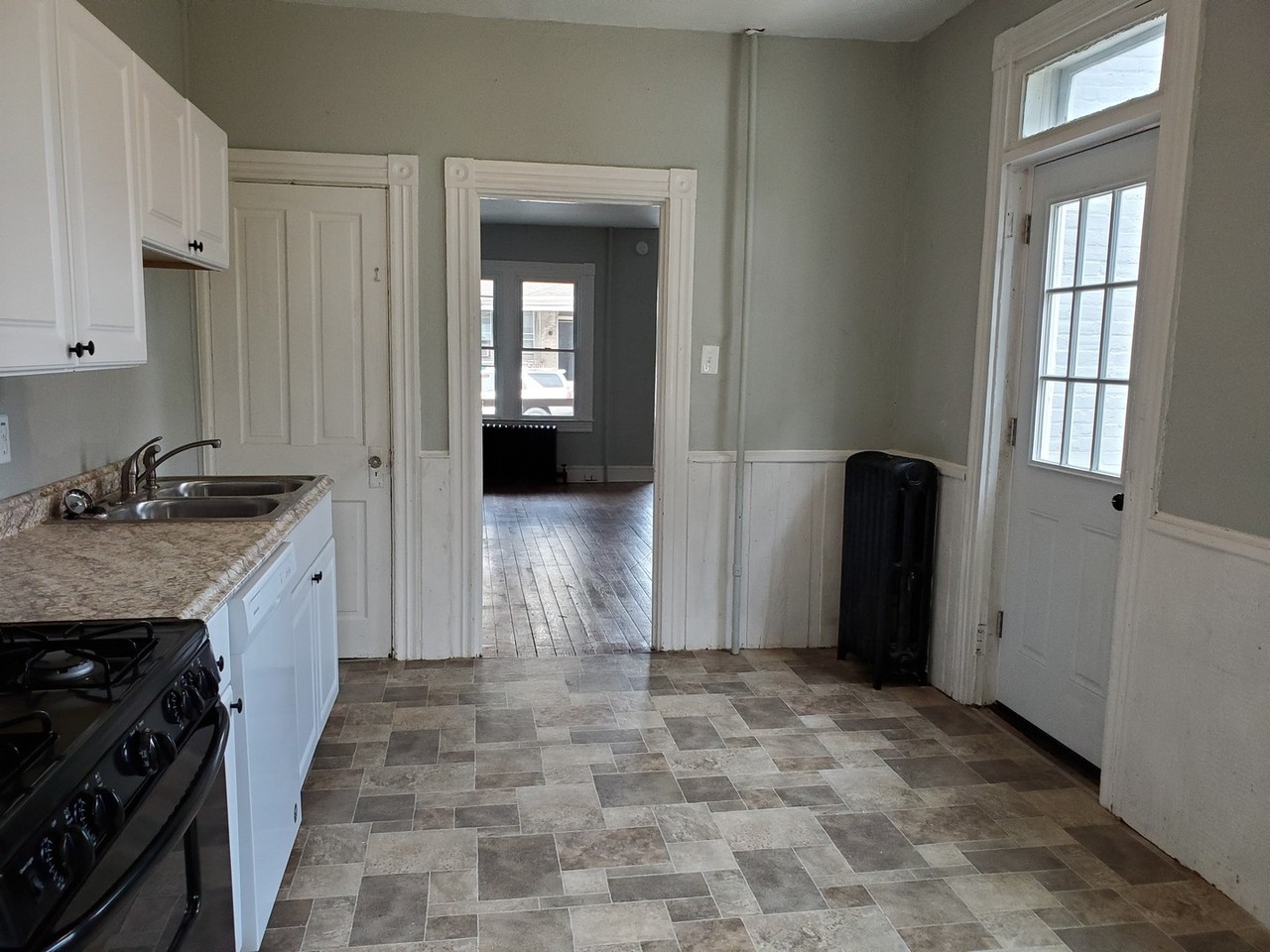 13 Ruby St - Photo 5 of 20