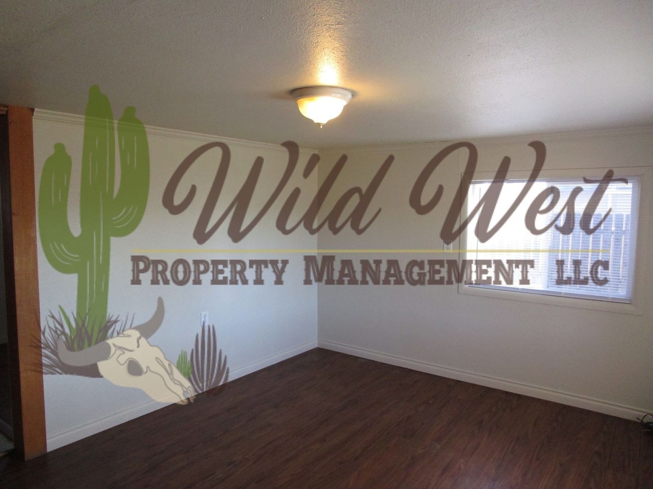 691 Nw 9th St - Photo 2 of 11