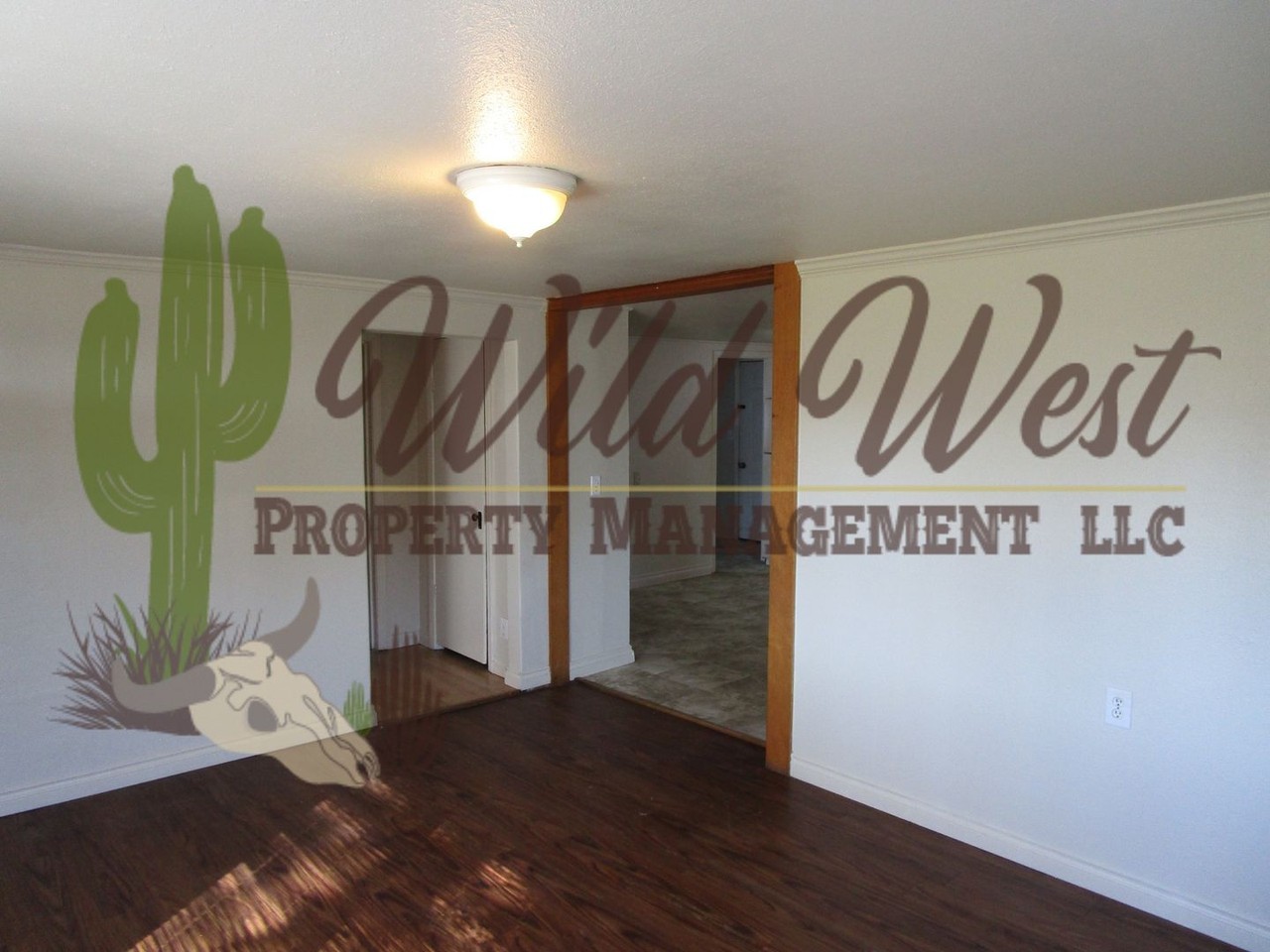691 Nw 9th St - Photo 3 of 11