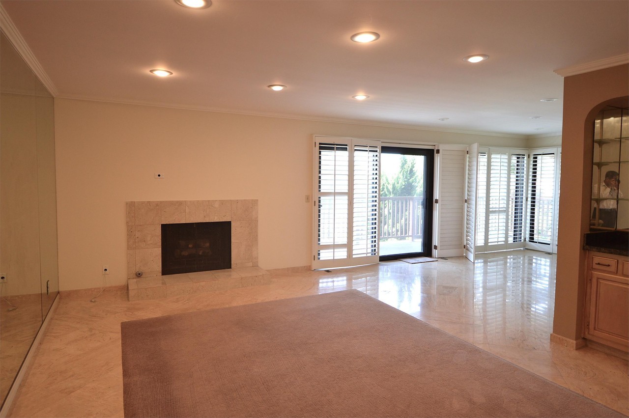 Riviera Circle - 6254 - Photo 3 of 26