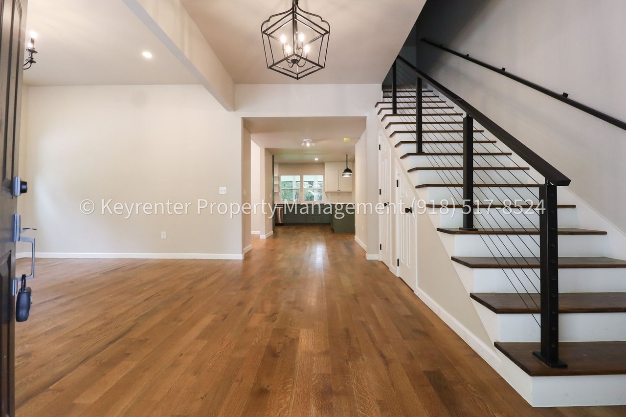1516 W School St - Photo 5 of 50