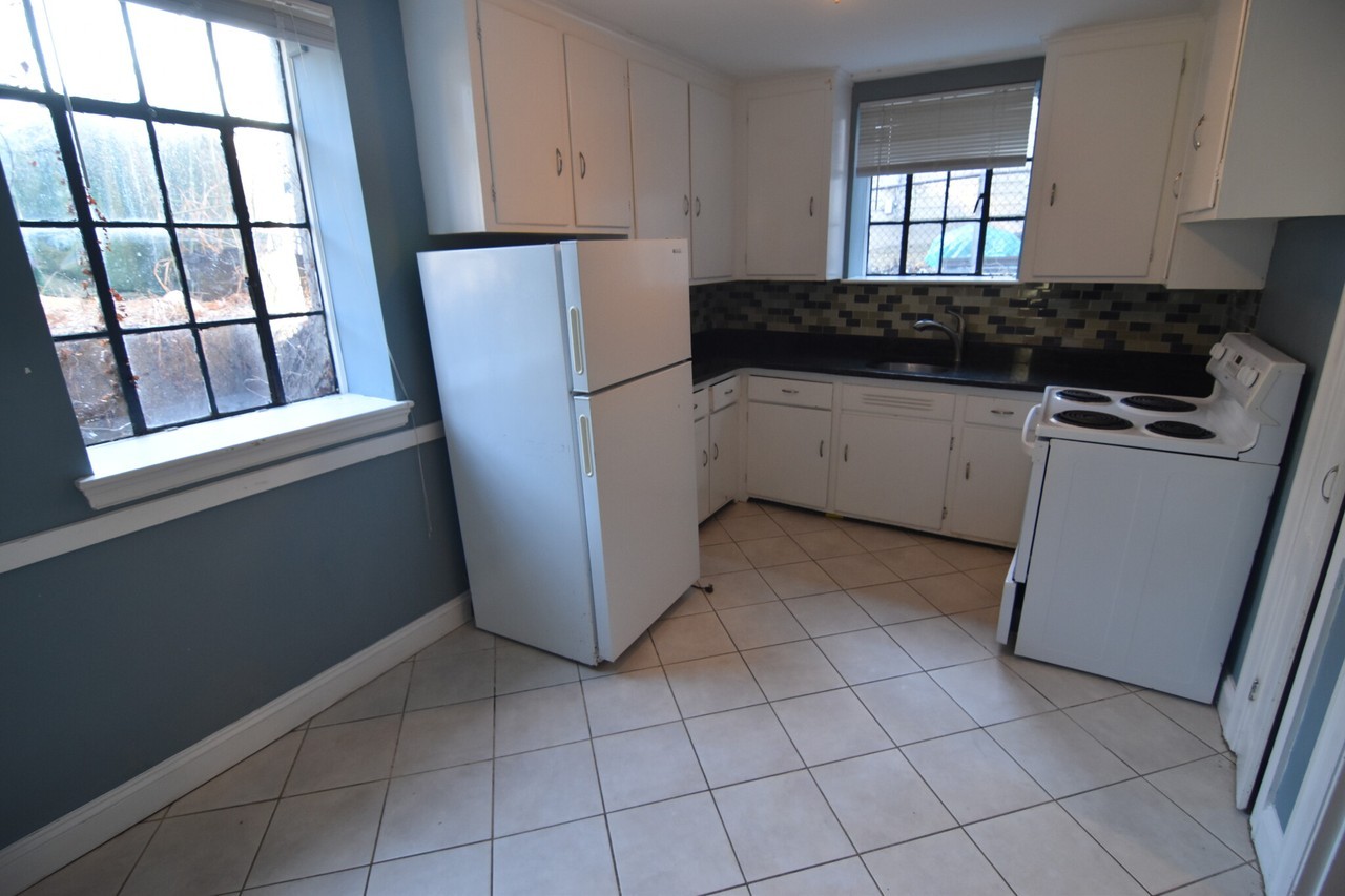 28 Richardson St #5 - Photo 5 of 6