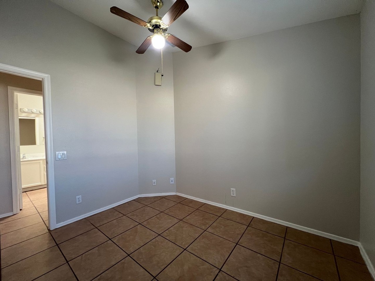 595 S Stardust Ln - Photo 7 of 17