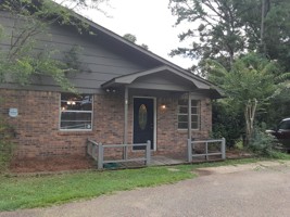 featured image of 102 Countryview Ln