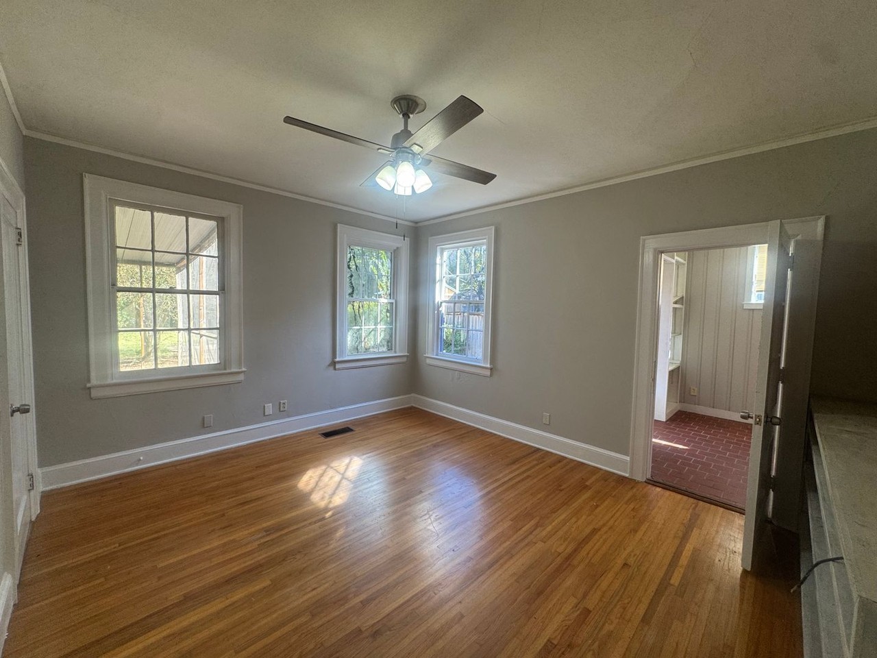633 E Edgemont Ave - Photo 6 of 21