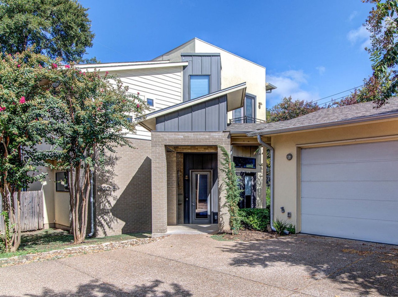 2620 Jefferson St #B - Photo 2 of 25