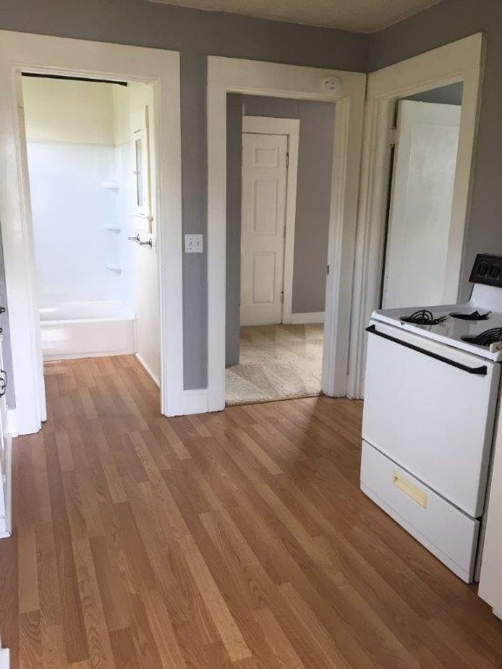 609 W 2nd St - Photo 2 of 18