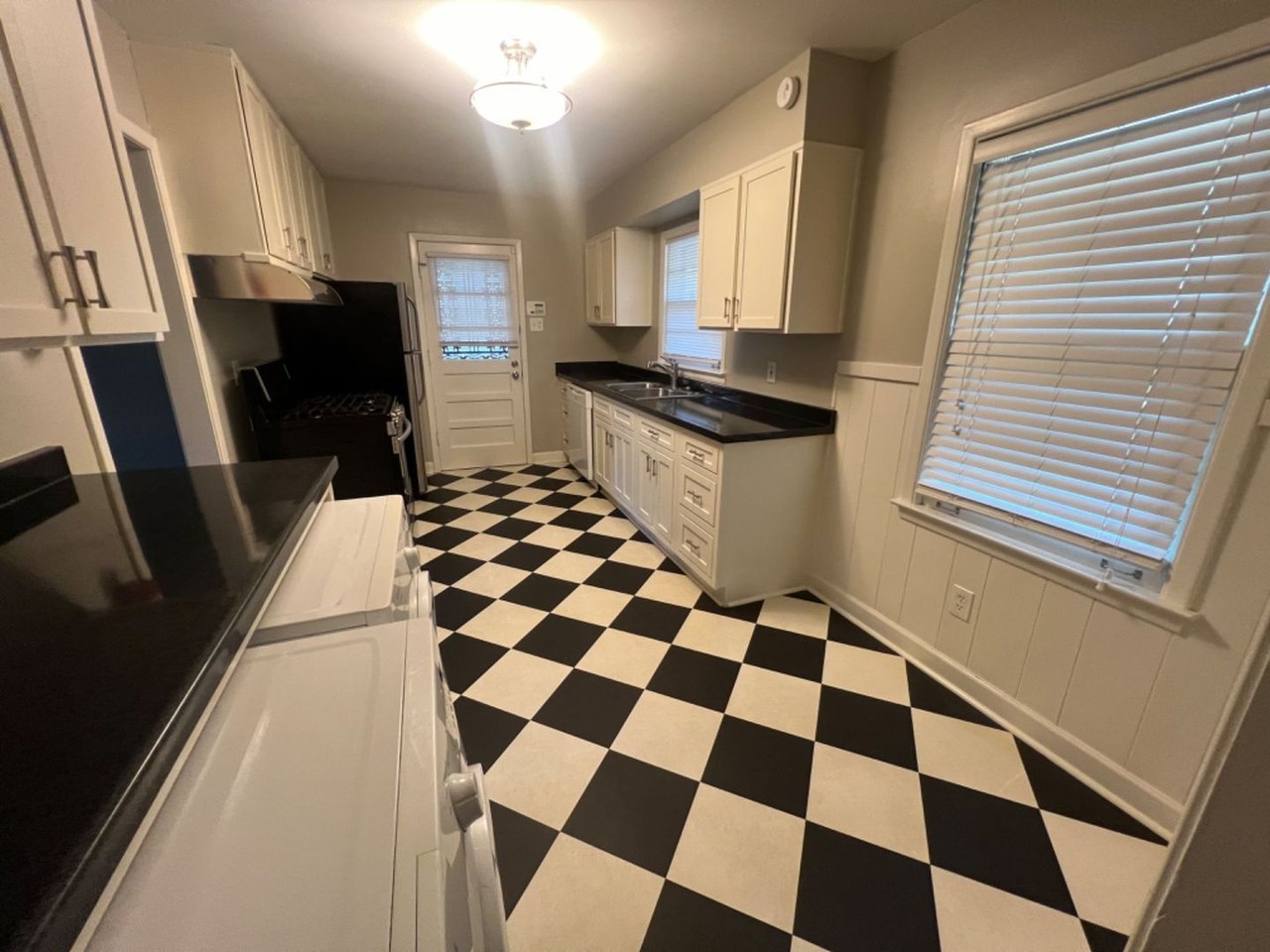 5254 Laurie Ln - Photo 2 of 14