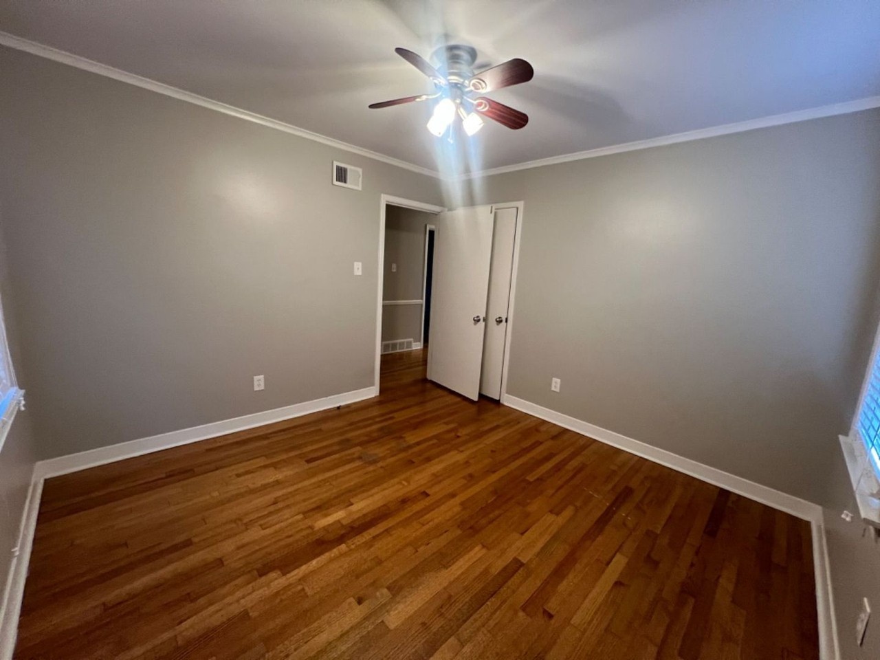 5254 Laurie Ln - Photo 7 of 14