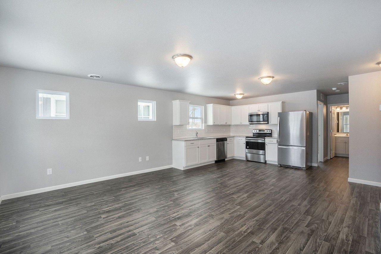 4429 Hannan Rd - Photo 5 of 18