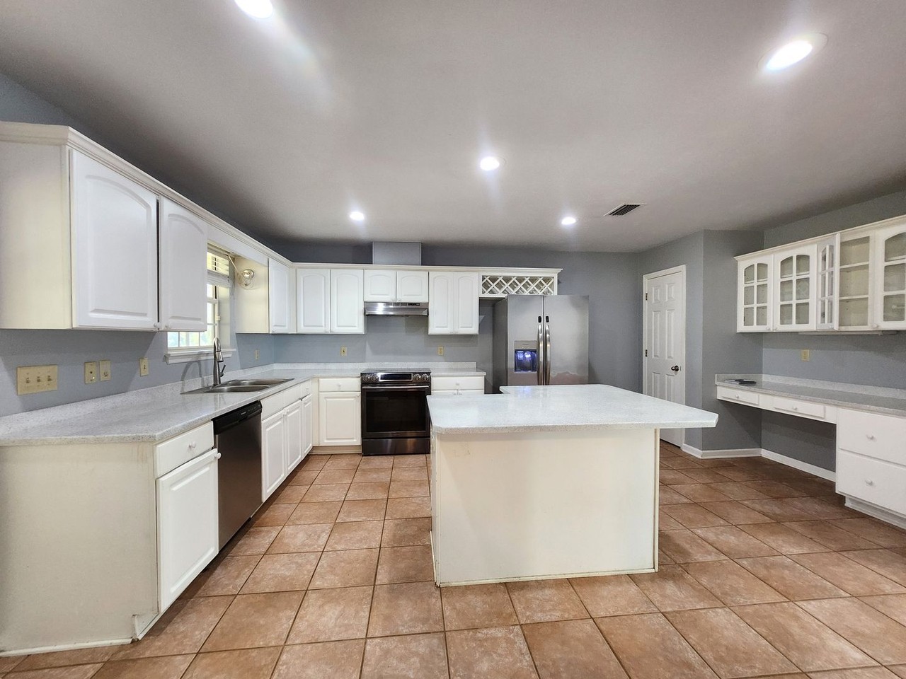 5742 Countryside Dr - Photo 6 of 37