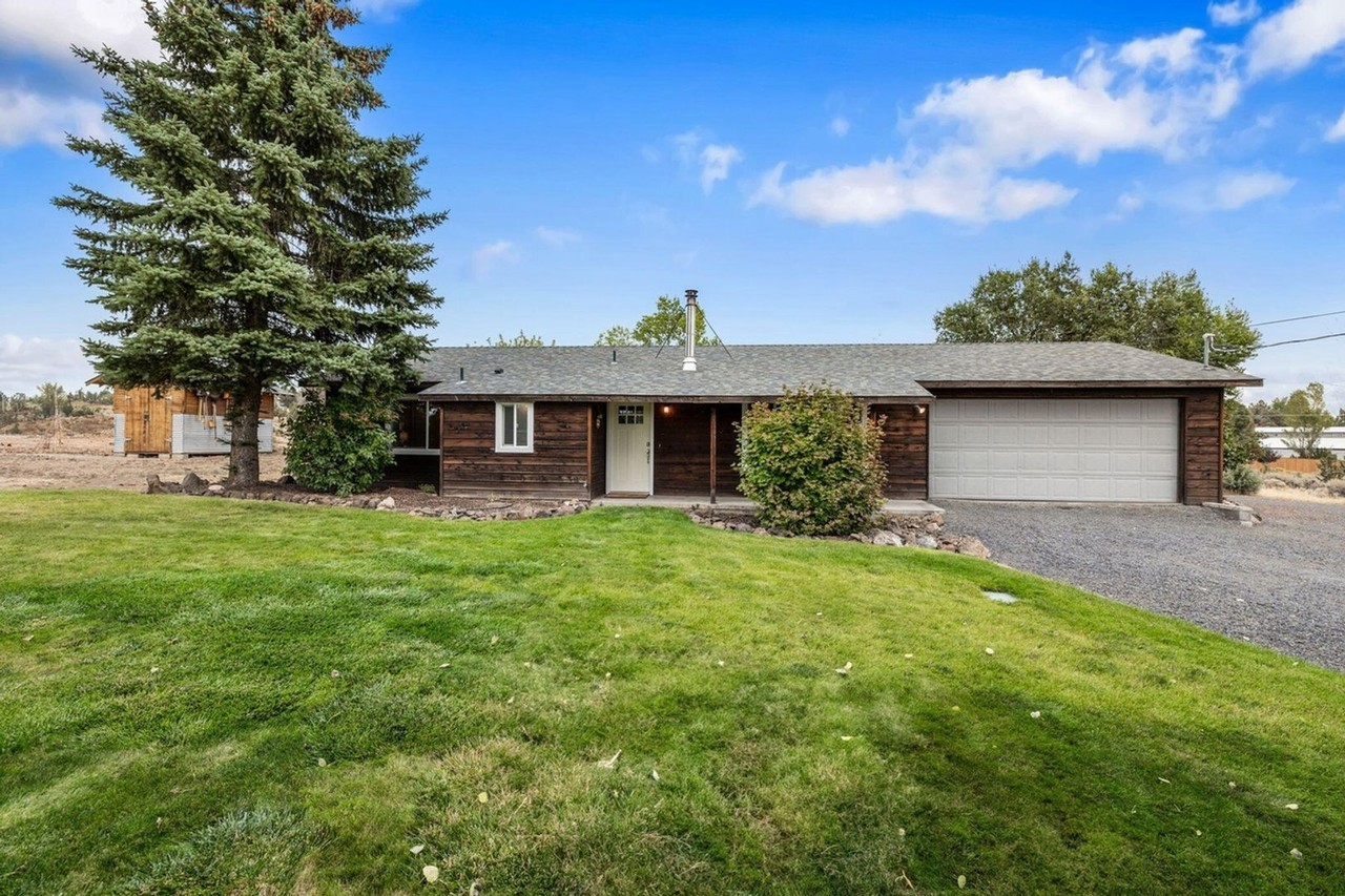 20824 Tumalo Rd - Photo 2 of 26