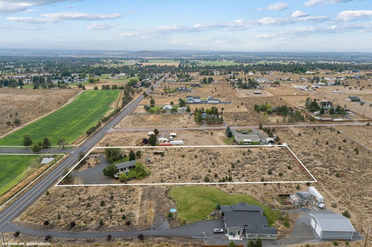 20824 Tumalo Rd - Photo 3 of 26