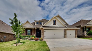featured image of 7933 Pear St