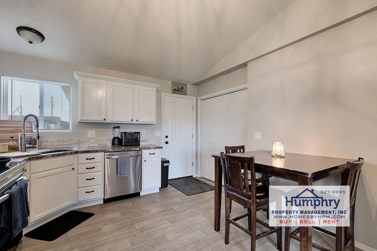 2415 Red Robin Way - Photo 6 of 17